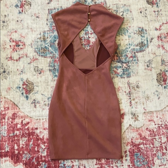 Backless pink minidress - Picture 2 of 2